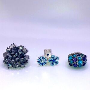 Preowned fun fashion stretch ring set 2/$20🎉